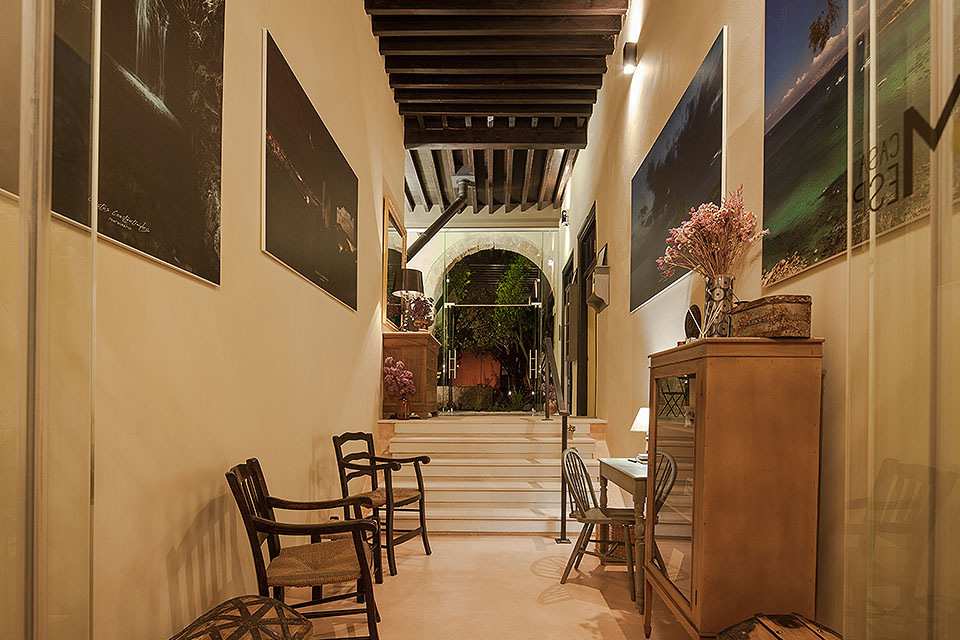The lobby of Casa Mespilea Hotel